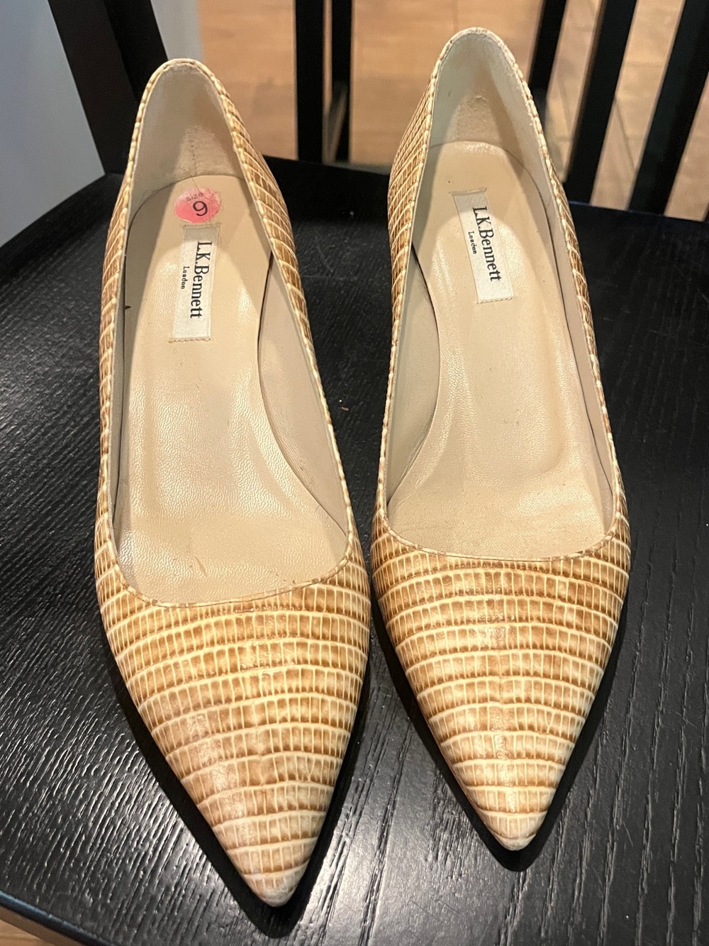 LK BENNETT neutral snakeskin pointy toe heel